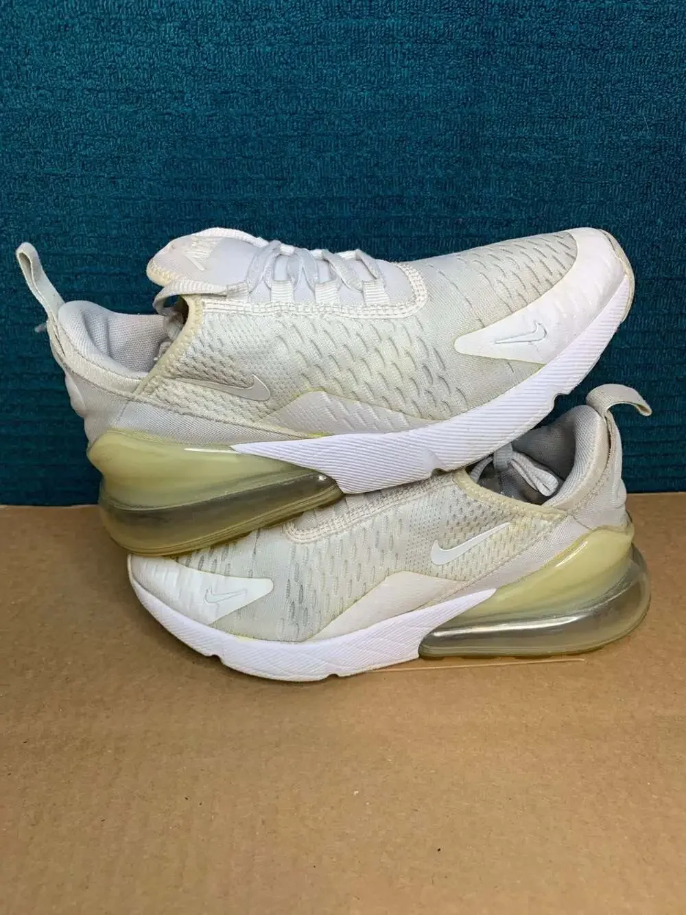Nike Air Max 270 White Metallic Silver 943345-103 Youth Size 5Y